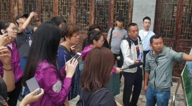 “今年甲骨文企业的拉里·埃里森因特斯拉投资受到压制”