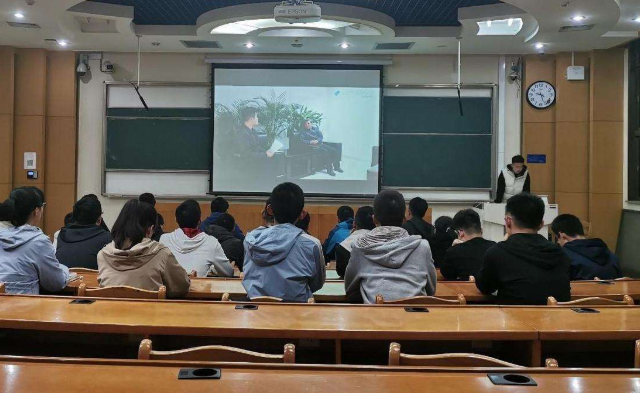 “一波零售收入报告显示百货企业仍然没有弄清楚怎么让购物”