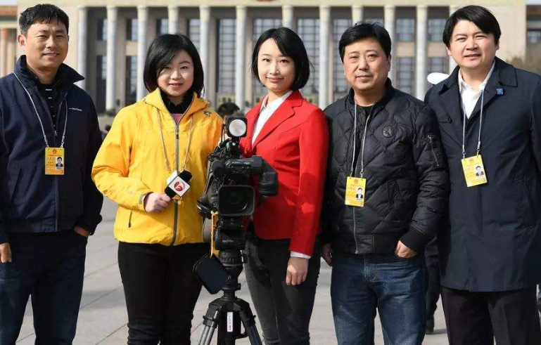 “戴尔从PC制造商转变为技术集团”