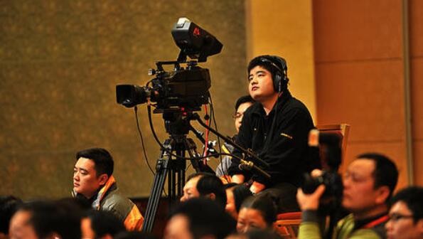 “曾经被认为是软件制造商的微软自2015年以来表现优于技术”