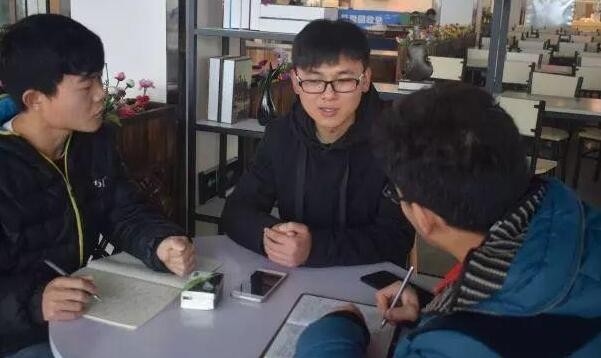 “戴尔从PC制造商转变为技术集团”