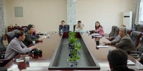 “中国市场收高特朗普正在日本进行国事访问”